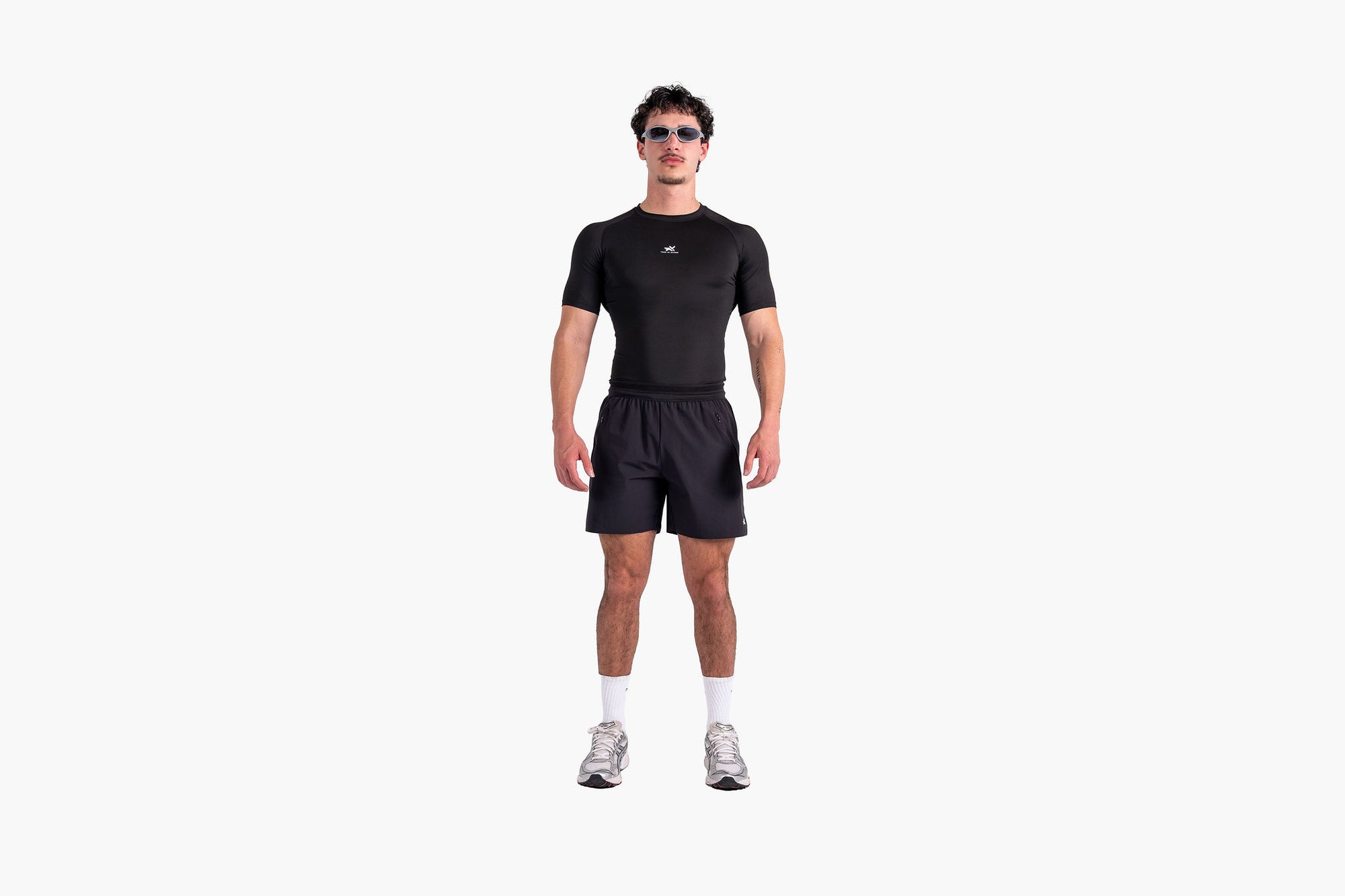 SHORT ARM COMPRESSION TOP - BLACK