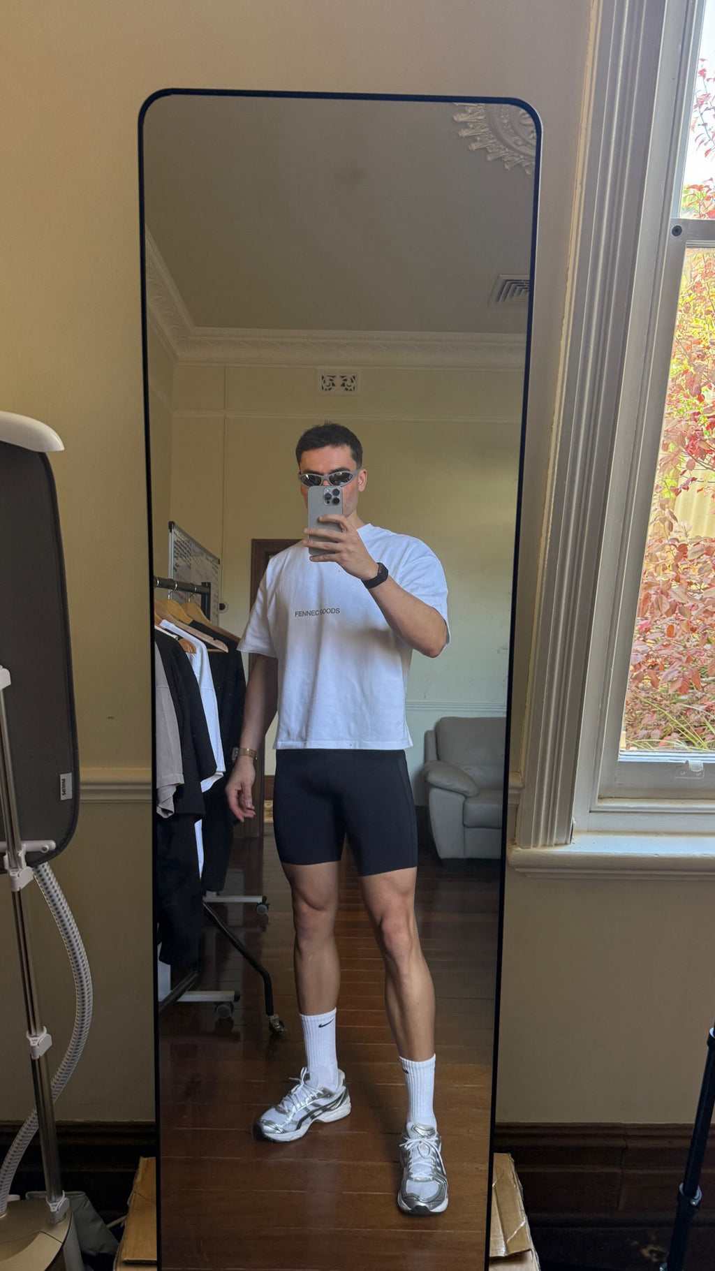 HEAVYWEIGHT CROPPED TEE