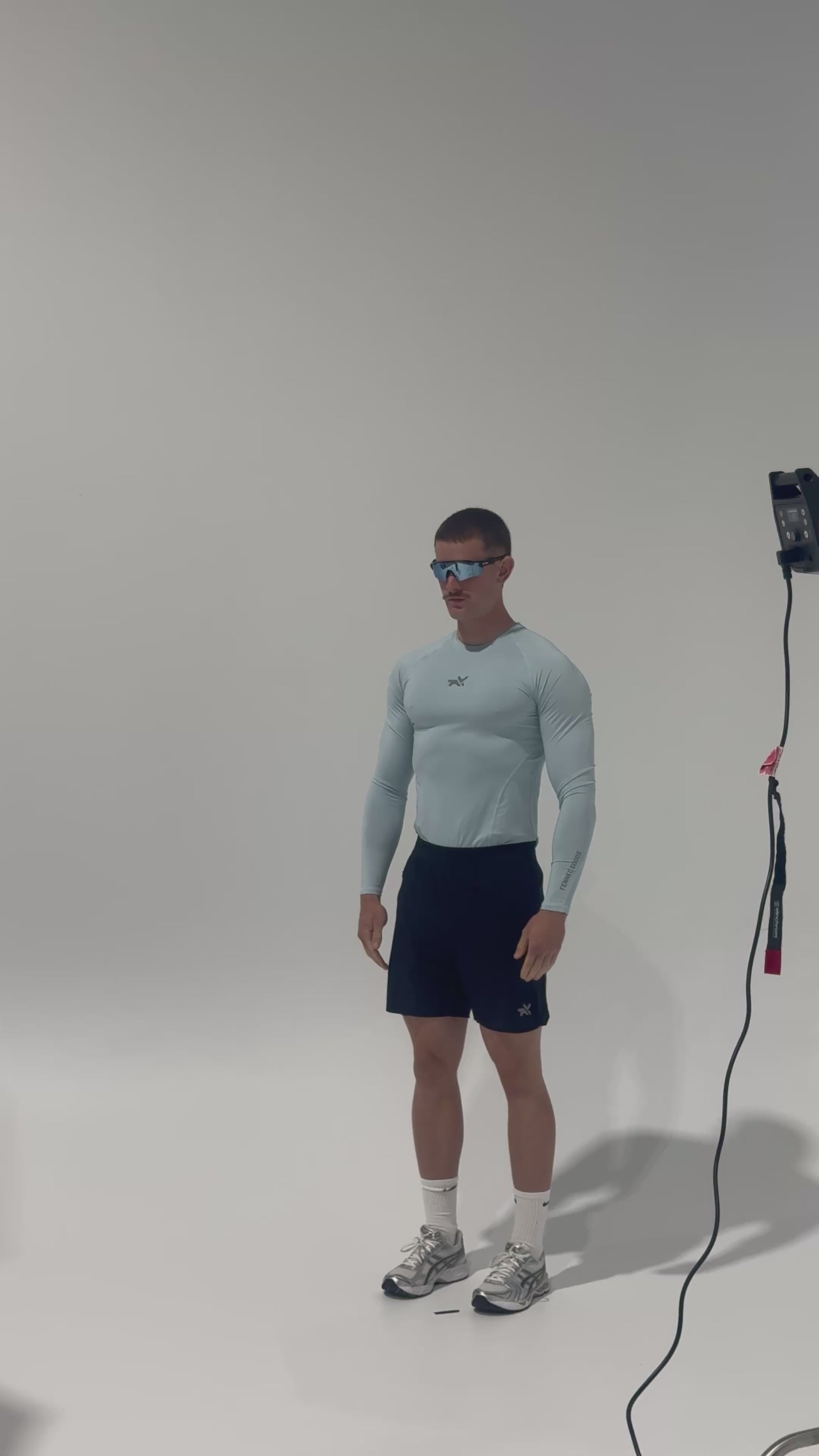 LIGHTWEIGHT LONG SLEEVE COMPRESSION TOP - ICE BLUE